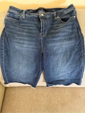 Liverpool Women's Mid Wash Denim Cutoff Shorts